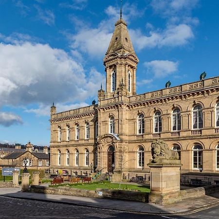 Riverside Balcony Apartment With Parking Just Minutes To Saltaire Shipley (West Yorkshire) Exteriér fotografie